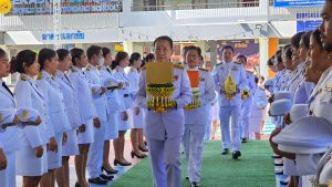 พ.ต.อ.พิเชษฐ์พงศ์ แจ้งค้ายคม ผกก.สภ.เมืองสมุทรสาคร ร่วมพิธีแห่อัญเชิญรางวัลสถานศึกษาพระราชทาน