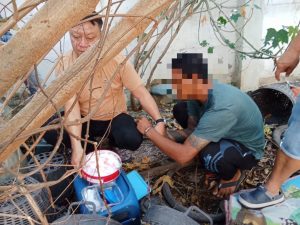 เมื่อวันที่ 24 ธ.ค.67 เจ้าหน้าที่ตำรวจ สภ.เมืองสมุทรสาคร ร่วมกันจับกุมตัวผู้ต้องหาพร้อมยาบ้าทั้งหมด 1,140 เม็ด ส่งพนักงานสอบสวนดำเนินคดี