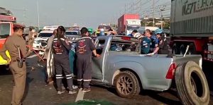 พนักงานสอบสวน ได้รับแจ้งเหตุรถยนต์กระบะชนท้ายรถบรรทุก 18 ล้อ มีผู้ได้รับบาดเจ็บและเสียชีวิต