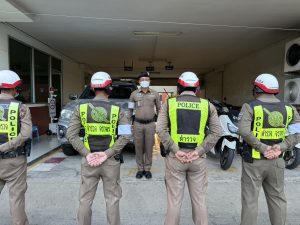 อบรมปล่อยแถวเจ้าหน้าที่ตำรวจจราจร ตรวจความพร้อมเครื่องแต่งกาย ทรงผม และอุปกรณ์ที่ใช้ในการปฏิบัติหน้าที่