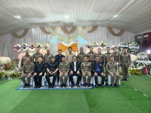 พ.ต.อ.สิทธิพร กะสิ ผกก.สภ.เมืองสมุทรสาคร ร่วมเป็นเจ้าภาพร่วมในการสวดพระอภิธรรม คุณแม่อารมณ์ ปั้นอุดม คุณแม่ของกำนันปัญญา ปั้นอุดม กต.ตร.สภ.เมืองสมุทรสาคร